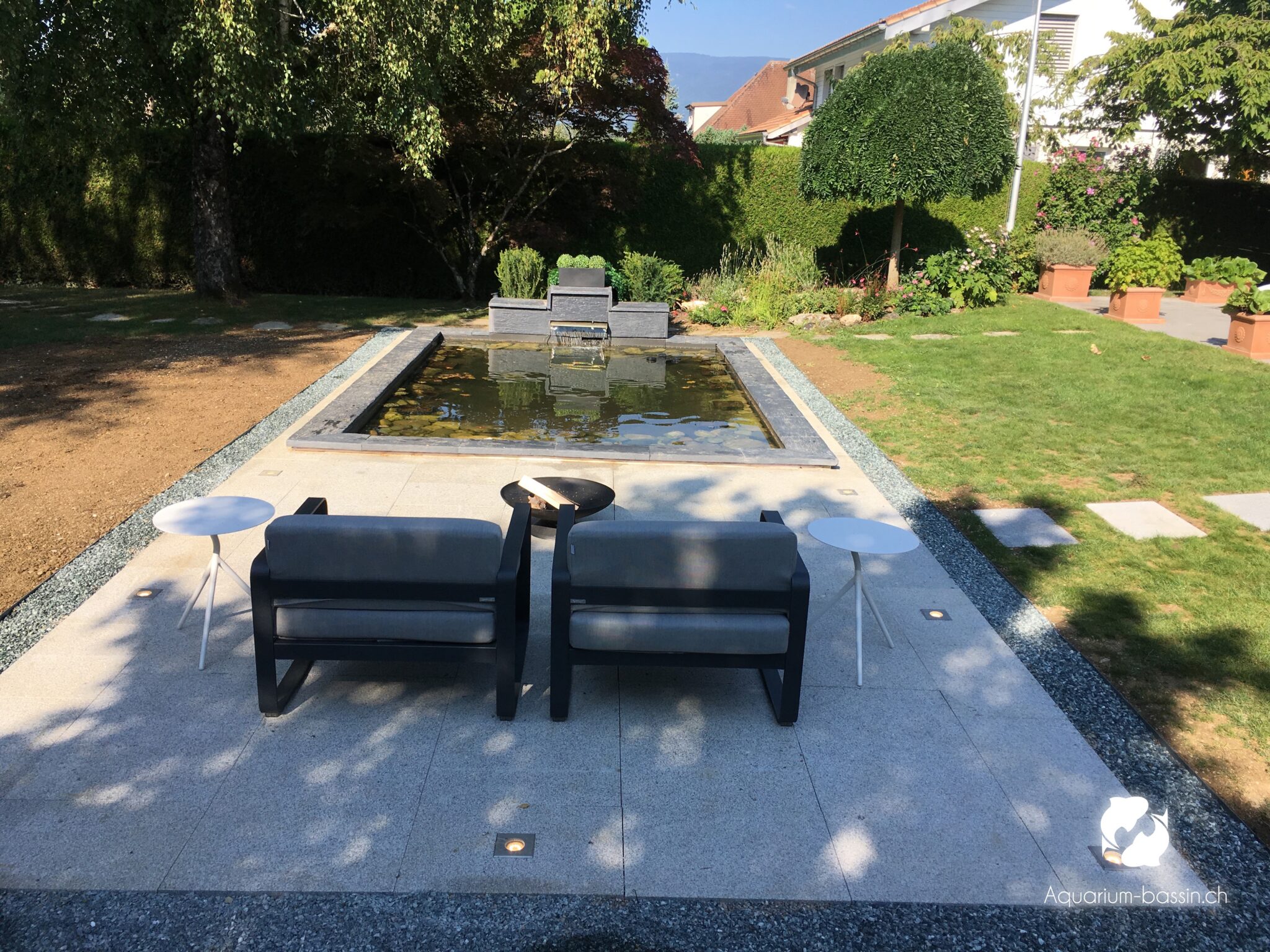 bassin de jardin moderne